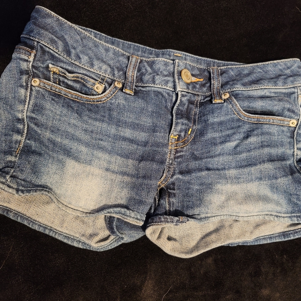 Shorts - Picture 4 of 4